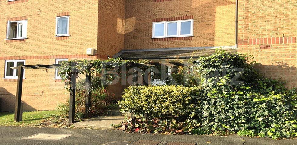 			UNDER OFFER    , 1 Bedroom, 1 bath, 1 reception Apartment			 Crosslet vale, Greenwich